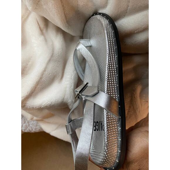 Paige Zuri Silver Leather Sandals Size 5 - Picture 4 of 6